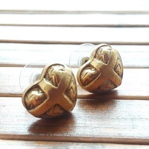 VSA Designs Gold heart stud earrings Cross